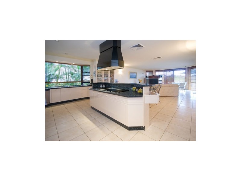 50 Waitomo Street, Broadbeach Waters QLD 4218