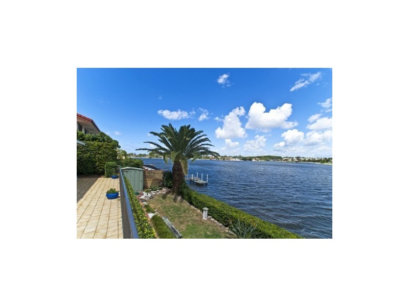 21 Pilot Court, Mermaid Waters QLD 4218