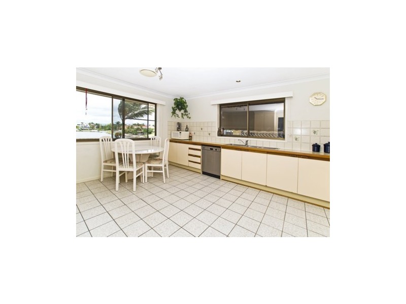 21 Pilot Court, Mermaid Waters QLD 4218
