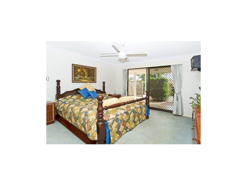21 Pilot Court, Mermaid Waters QLD 4218