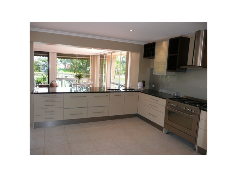 51  RP90789 Lakeside Avenue, Broadbeach Waters QLD 4218