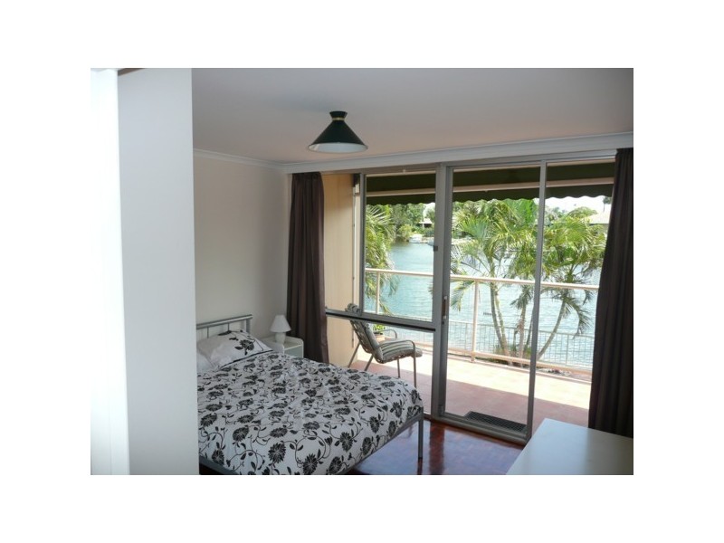 51  RP90789 Lakeside Avenue, Broadbeach Waters QLD 4218