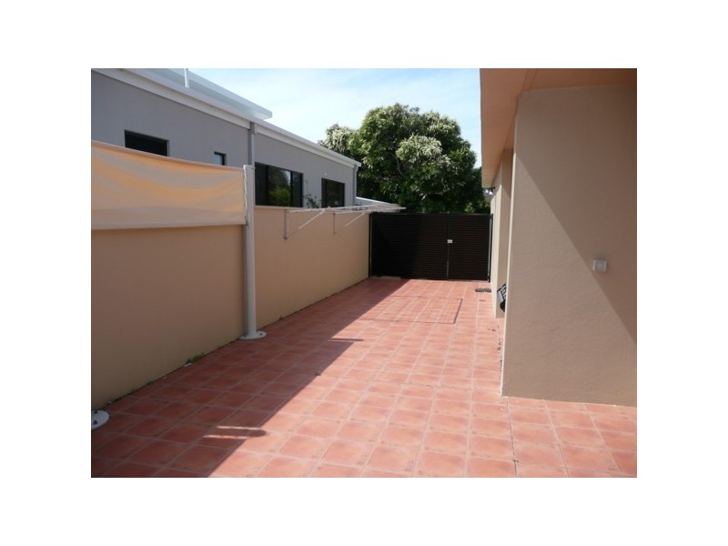 51  RP90789 Lakeside Avenue, Broadbeach Waters QLD 4218