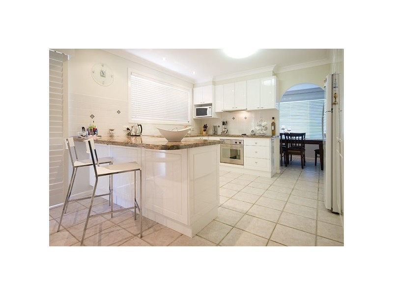 17 Constance Avenue, Mermaid Waters QLD 4218
