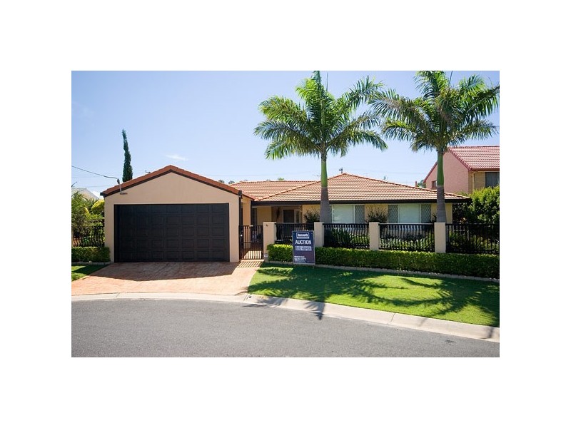 17 Constance Avenue, Mermaid Waters QLD 4218