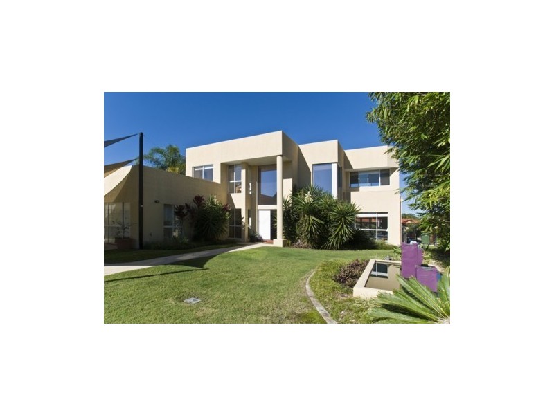 18 Narrabeen Court, Robina QLD 4226