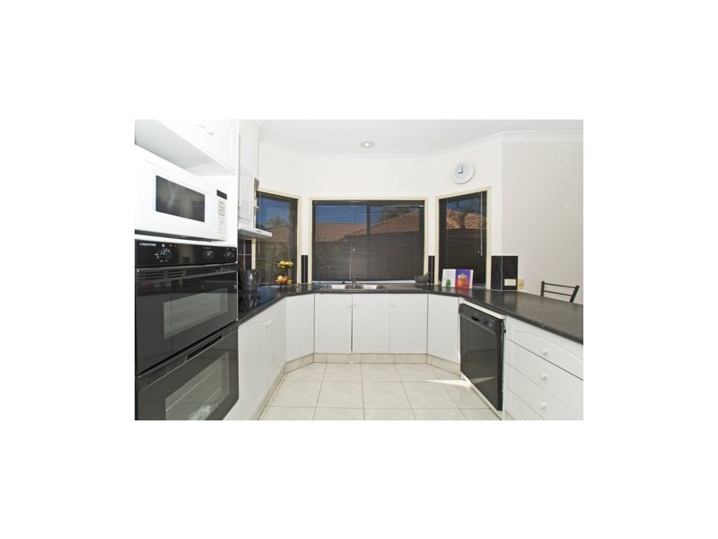 18 Narrabeen Court, Robina QLD 4226