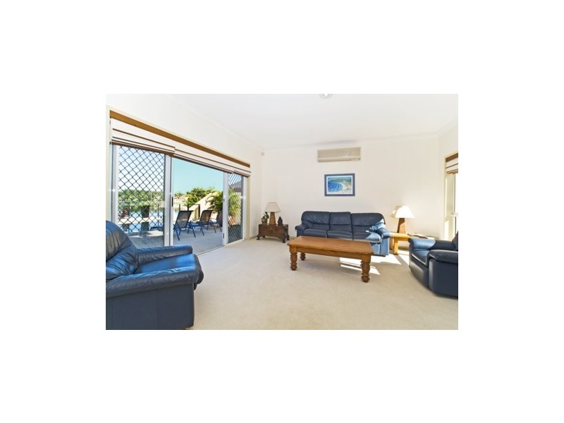 18 Narrabeen Court, Robina QLD 4226