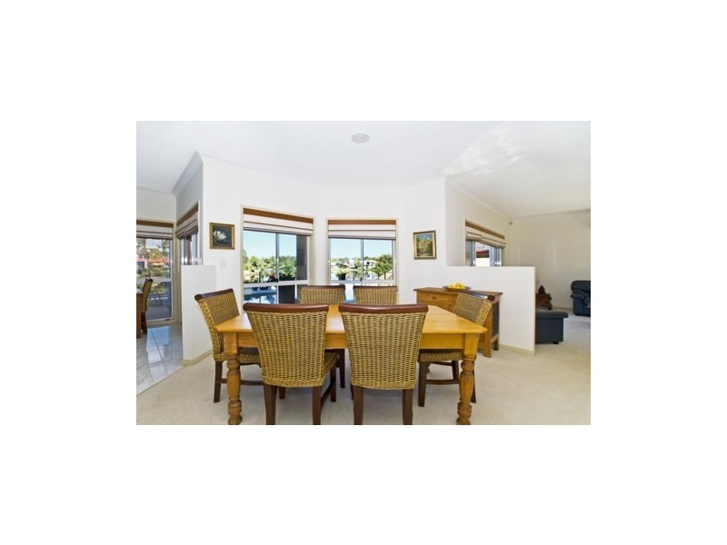 18 Narrabeen Court, Robina QLD 4226