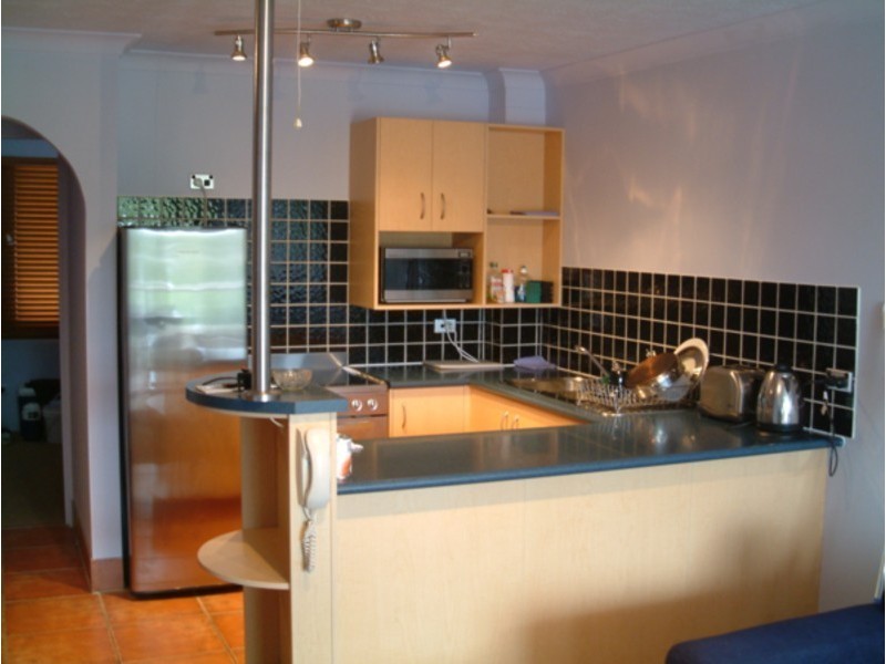 16 BUP 5691 Gold Coast Highway, Broadbeach QLD 4218