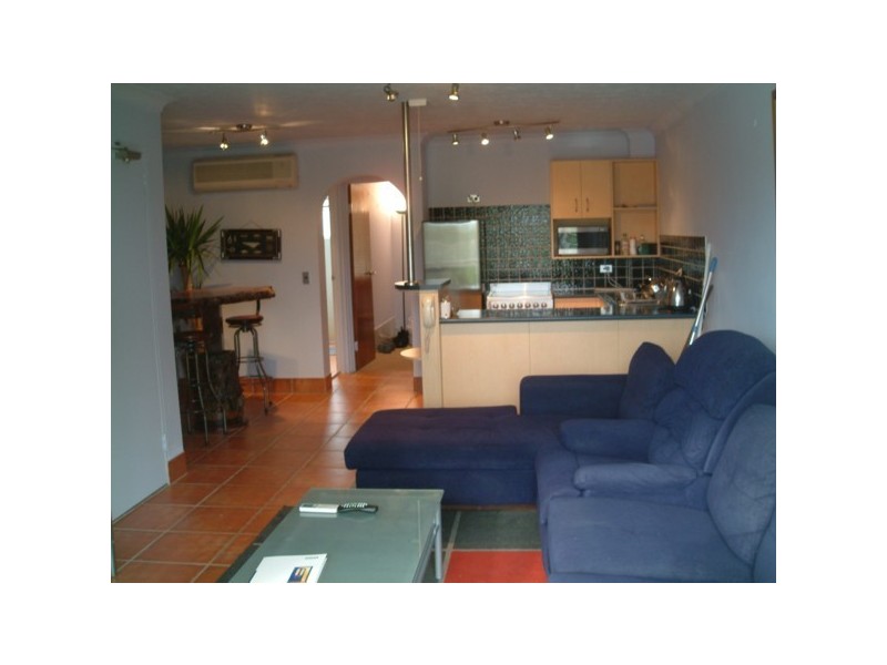 16 BUP 5691 Gold Coast Highway, Broadbeach QLD 4218