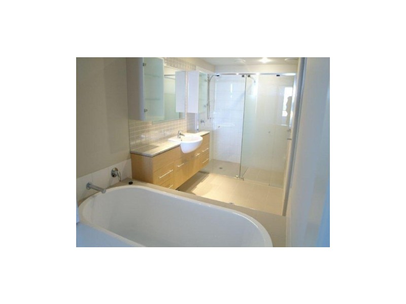 112/105 Scarborough Street, Southport QLD 4215