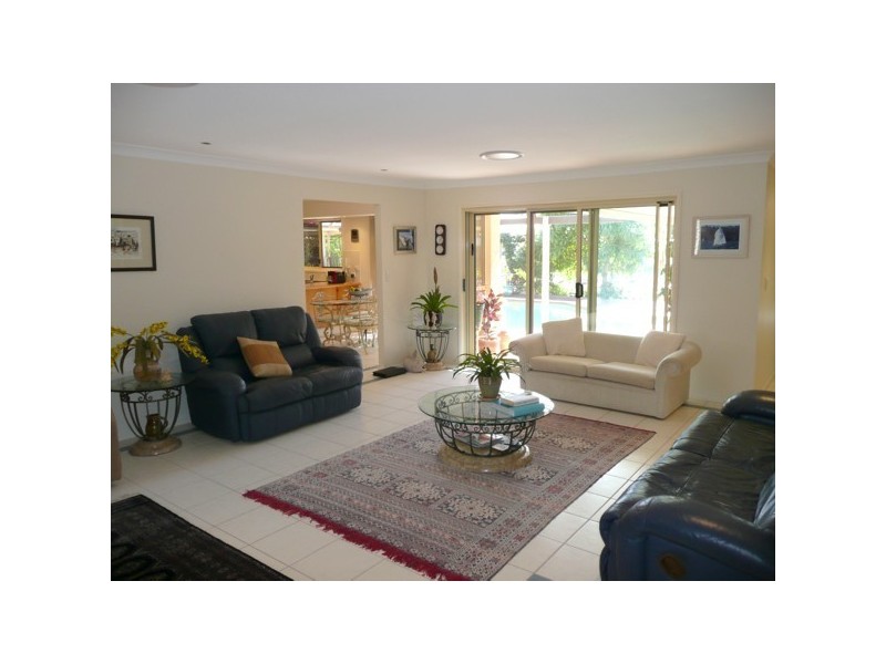 15 Driver Court, Mermaid Waters QLD 4218