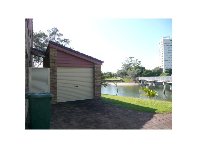 6/22 Dunlop Court, Mermaid Waters QLD 4218