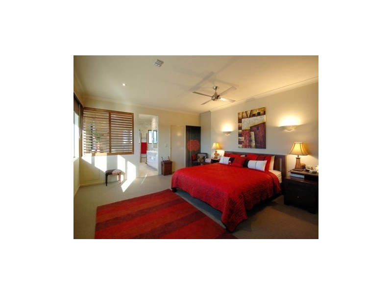 61 Montevideo Drive, Clear Island Waters QLD 4226