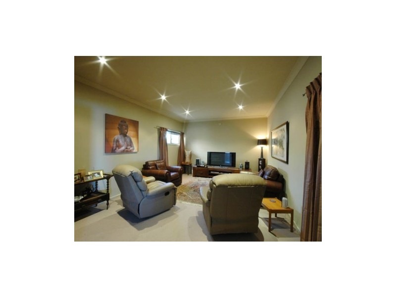 61 Montevideo Drive, Clear Island Waters QLD 4226