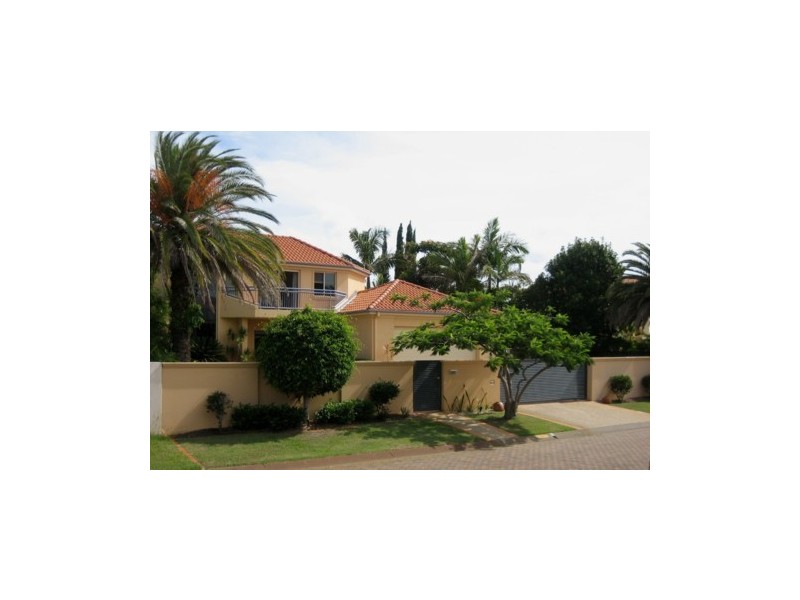 3 Montego Court, Mermaid Waters QLD 4218
