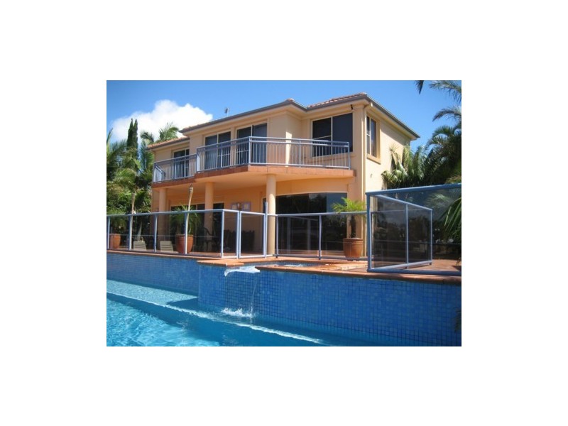 3 Montego Court, Mermaid Waters QLD 4218