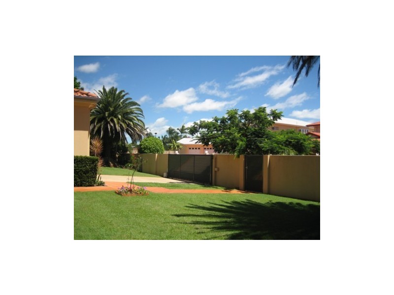 3 Montego Court, Mermaid Waters QLD 4218