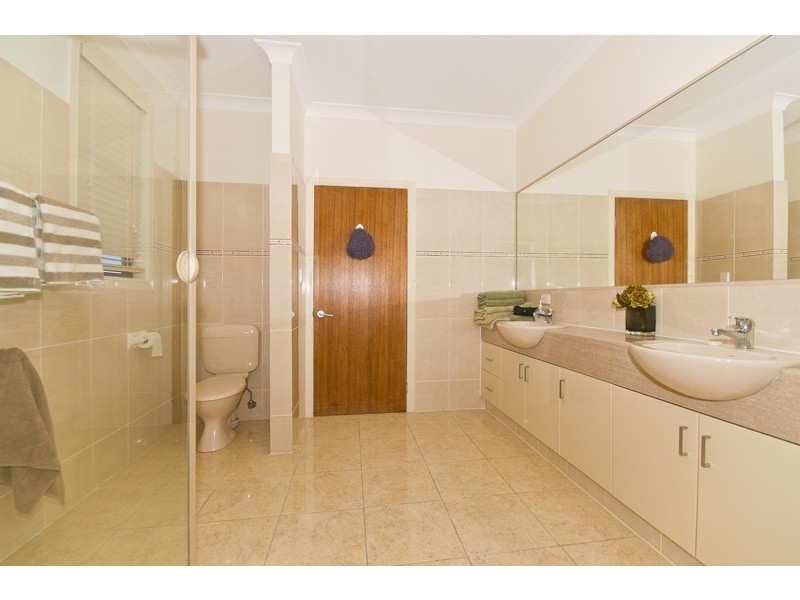 2/95 Bundall Road, Isle Of Capri QLD 4217