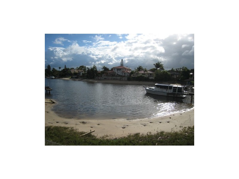 3 Maureen Court, Broadbeach Waters QLD 4218