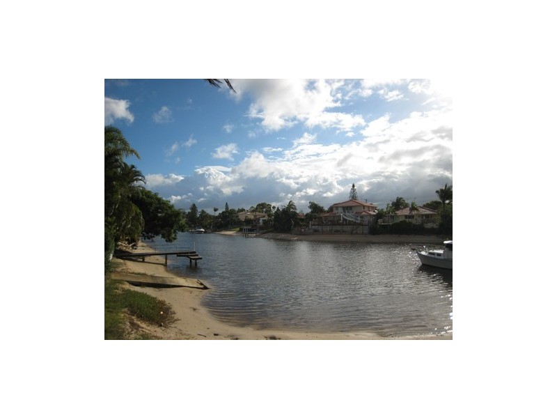 3 Maureen Court, Broadbeach Waters QLD 4218