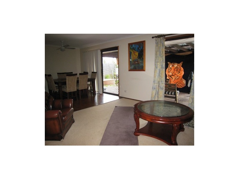 3 Maureen Court, Broadbeach Waters QLD 4218