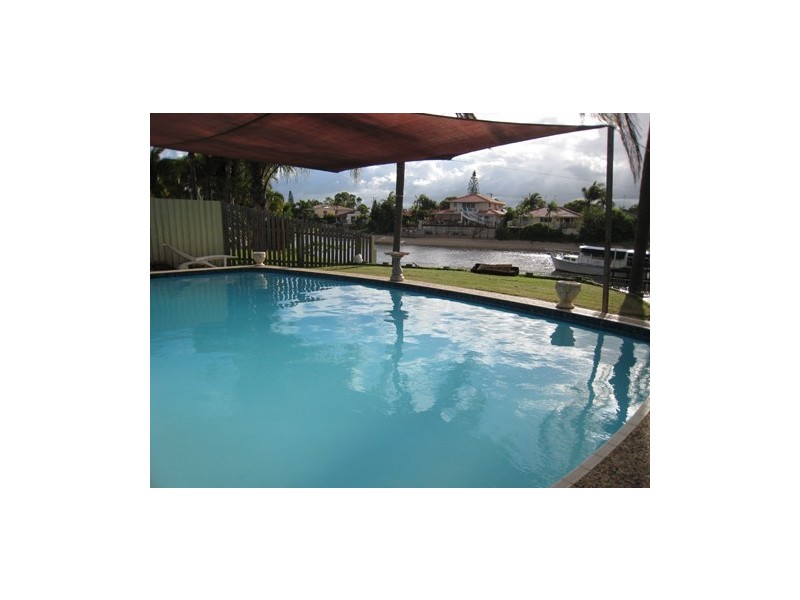 3 Maureen Court, Broadbeach Waters QLD 4218