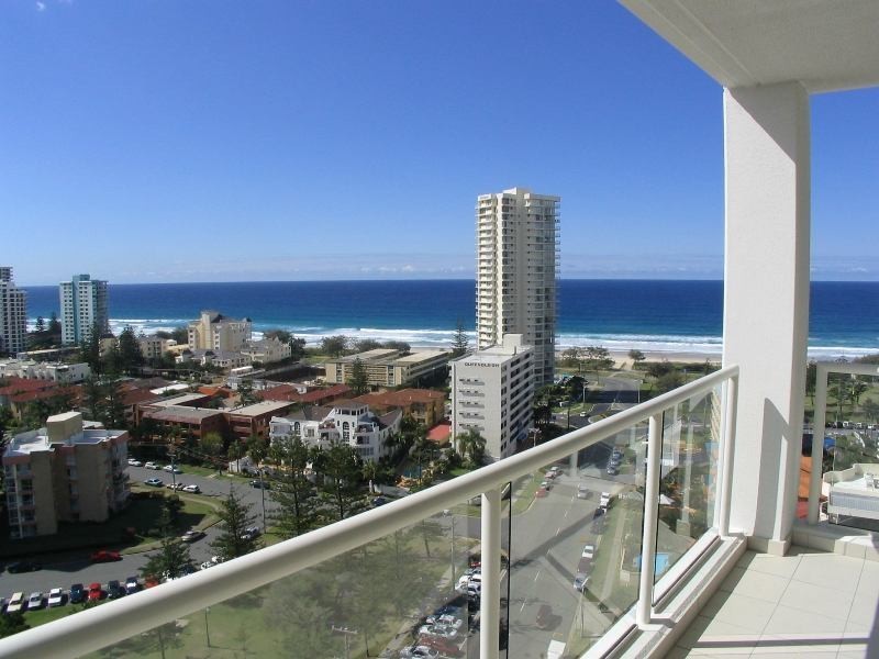 30/20 Queensland Avenue, Broadbeach QLD 4218