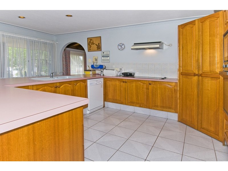 52 Gretel Drive, Mermaid Waters QLD 4218