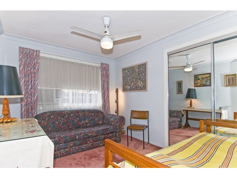 52 Gretel Drive, Mermaid Waters QLD 4218