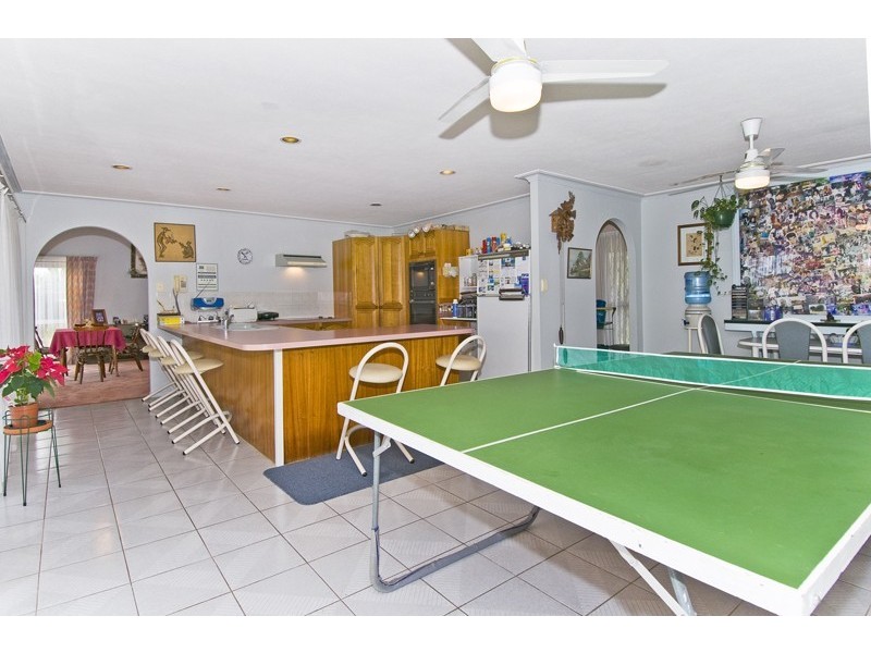 52 Gretel Drive, Mermaid Waters QLD 4218