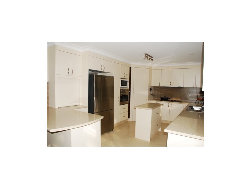 36 Firmin Court, Mermaid Waters QLD 4218