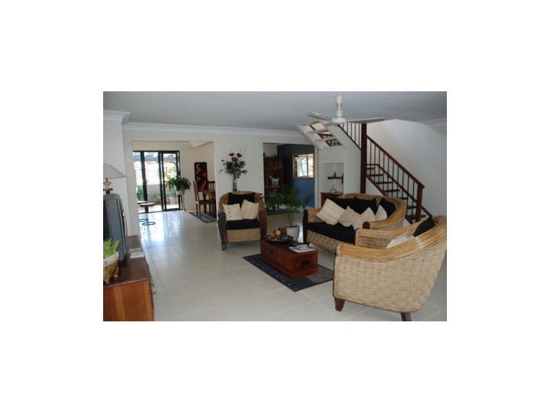 36 Firmin Court, Mermaid Waters QLD 4218