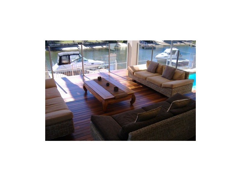 55 Kalimna Drive, Broadbeach Waters QLD 4218