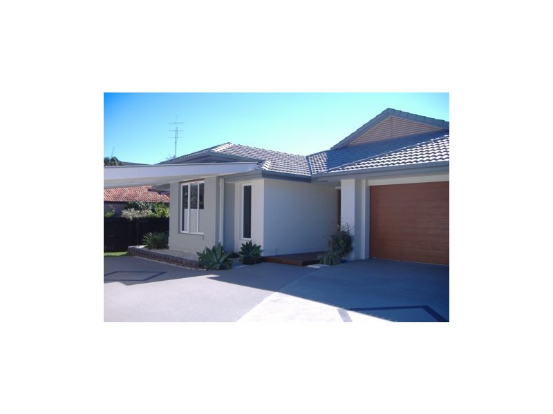 55 Kalimna Drive, Broadbeach Waters QLD 4218