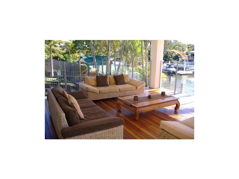 55 Kalimna Drive, Broadbeach Waters QLD 4218