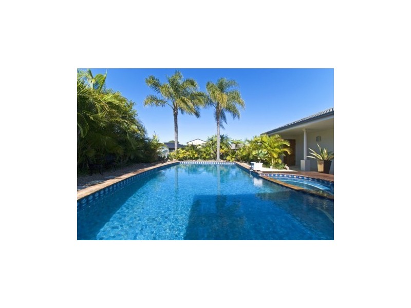 70 Volante Crescent, Mermaid Waters QLD 4218