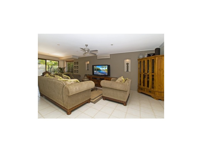 70 Volante Crescent, Mermaid Waters QLD 4218