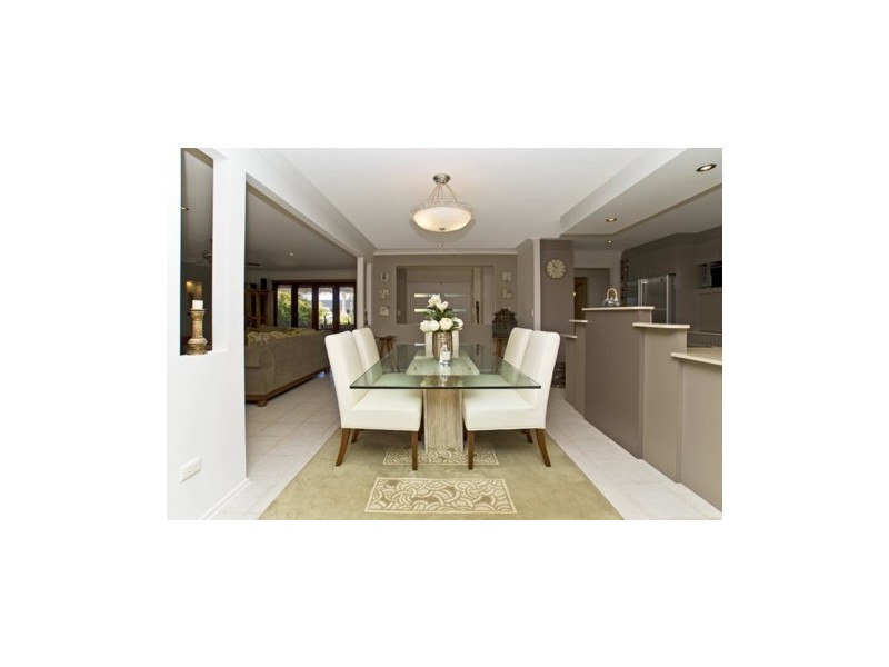 70 Volante Crescent, Mermaid Waters QLD 4218