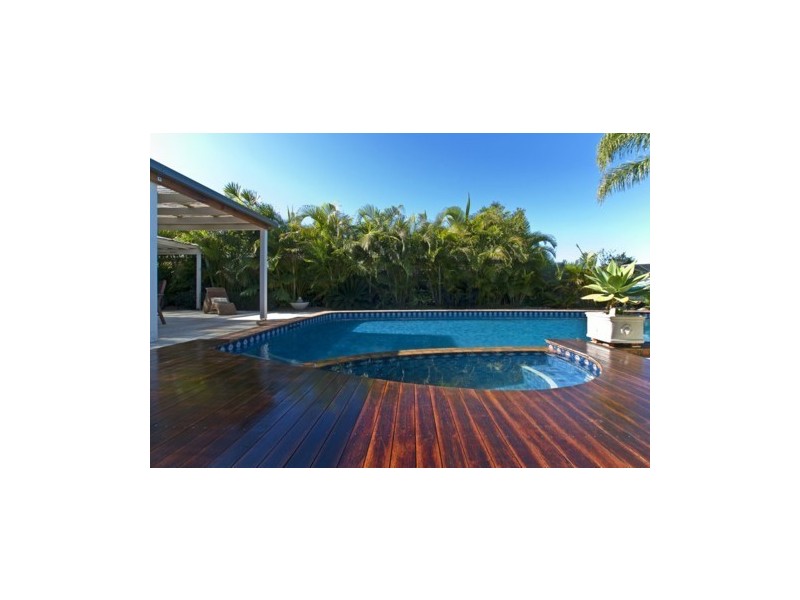 70 Volante Crescent, Mermaid Waters QLD 4218