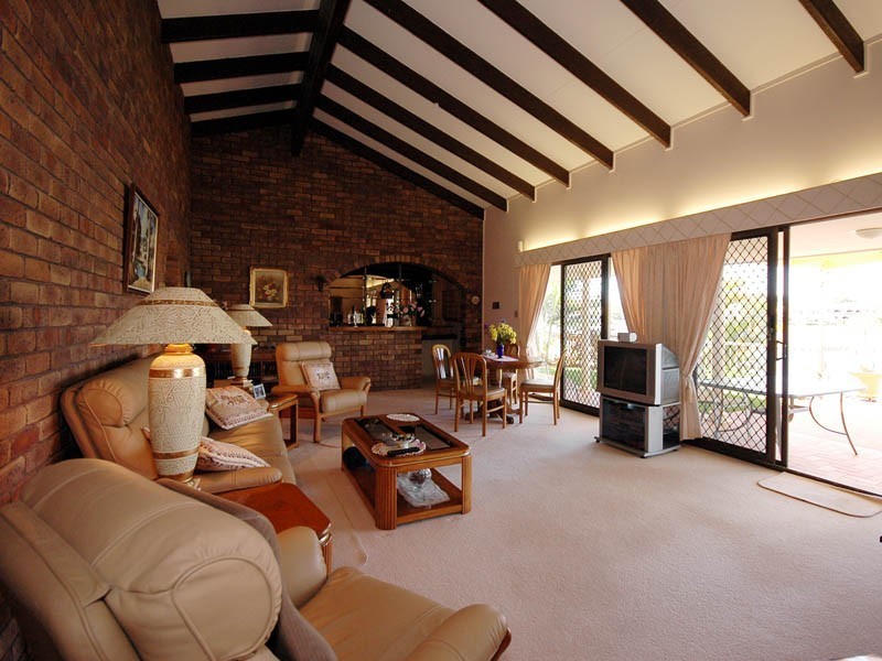 30 Sailaway Street, Mermaid Waters QLD 4218