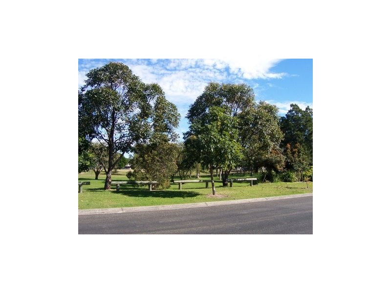 30 Sailaway Street, Mermaid Waters QLD 4218