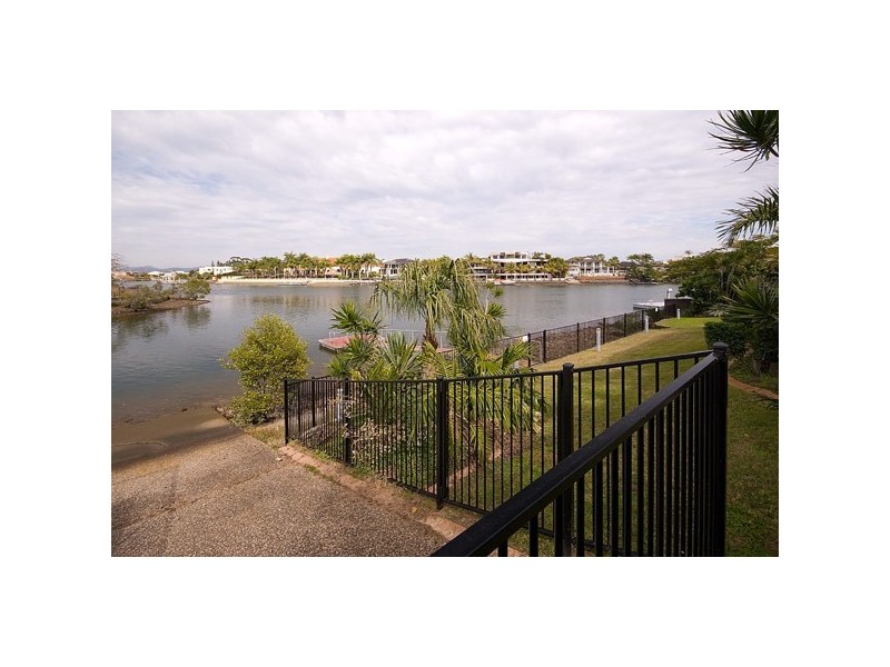 333 Monaco Street, Broadbeach Waters QLD 4218