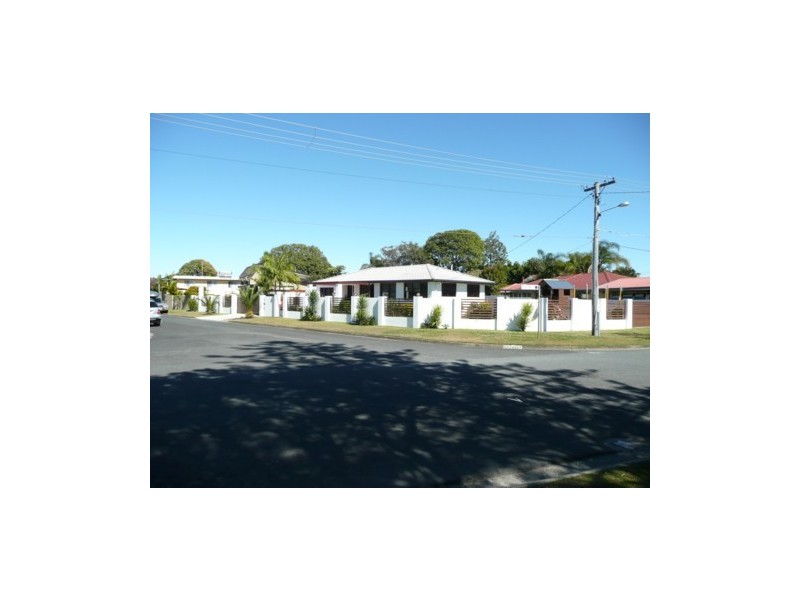 10 Yeringba Street, Mermaid Waters QLD 4218