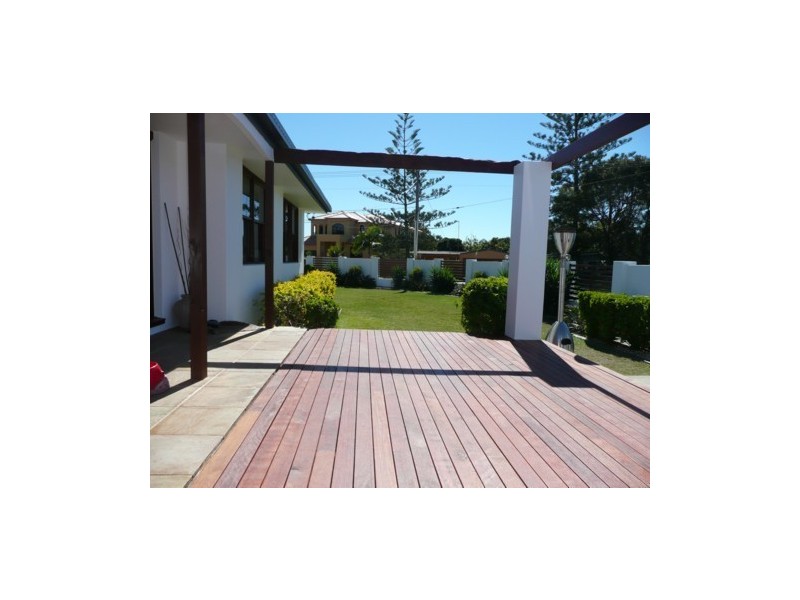 10 Yeringba Street, Mermaid Waters QLD 4218