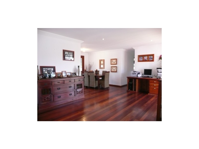 10 Yeringba Street, Mermaid Waters QLD 4218