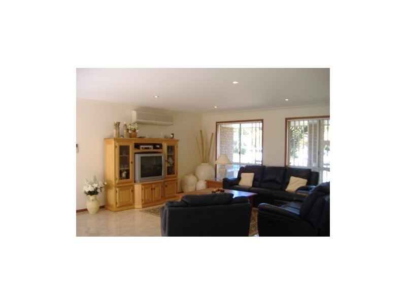 146 Barrier Reef Drive, Mermaid Waters QLD 4218