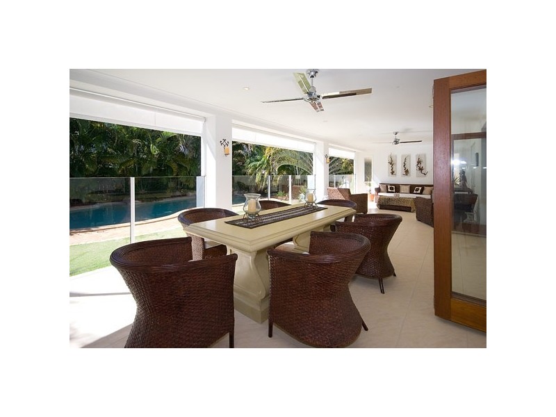 33 Sovereign Drive, Mermaid Waters QLD 4218