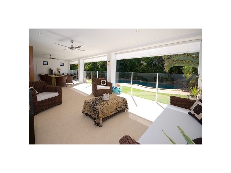 33 Sovereign Drive, Mermaid Waters QLD 4218